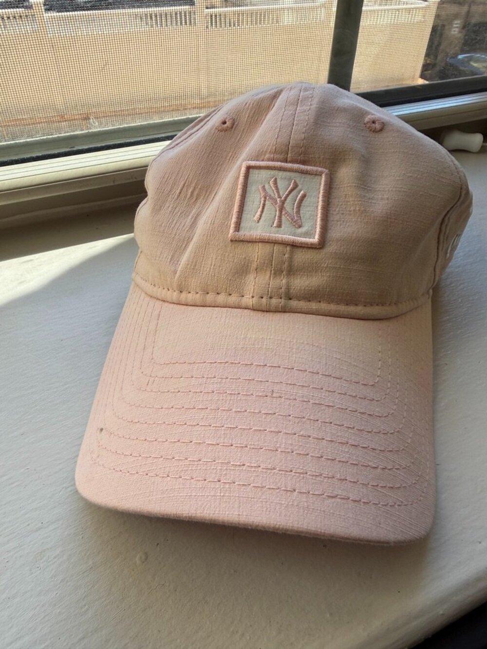 New Era 9TWENTY New York Yankees Blush Pink Adjustable Dad Hat